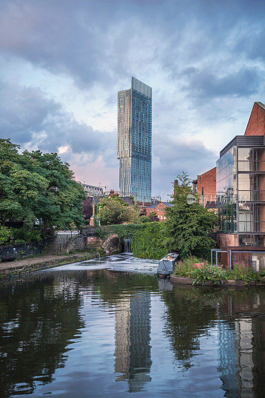 曼彻斯特Deansgate的Beetham Tower。